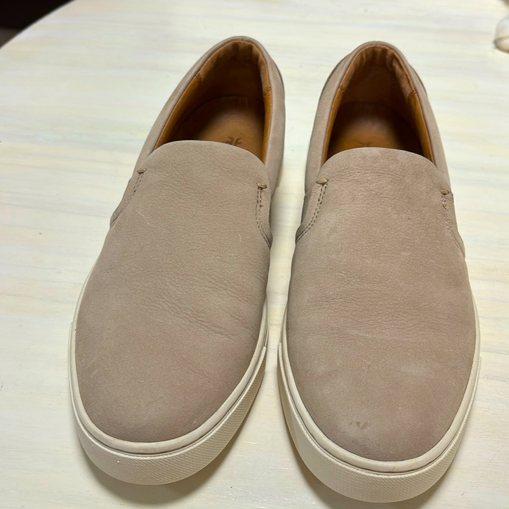 Frye sz. 8.5 slip-on leather/suede taupe sneakers w/cream soles great condition